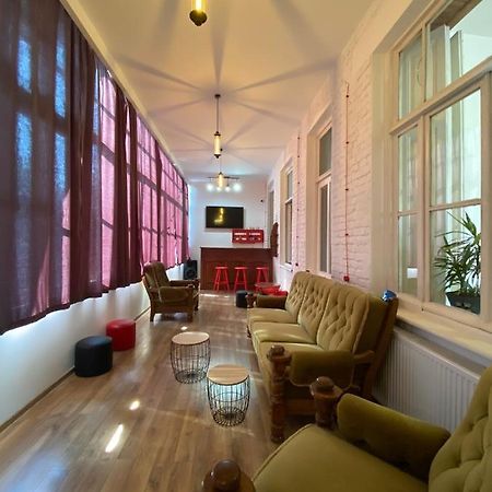 Red Door Apartment Tbilisi Bagian luar foto