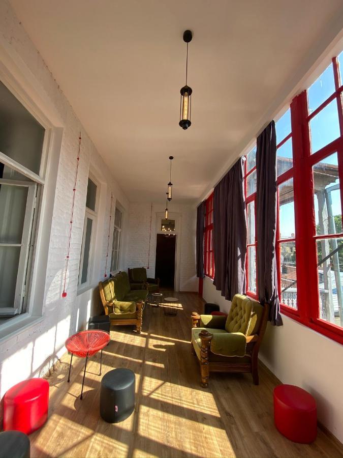 Red Door Apartment Tbilisi Bagian luar foto