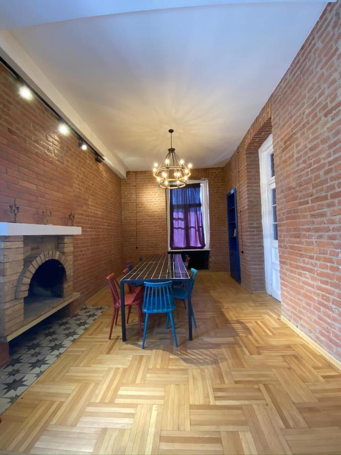 Red Door Apartment Tbilisi Bagian luar foto