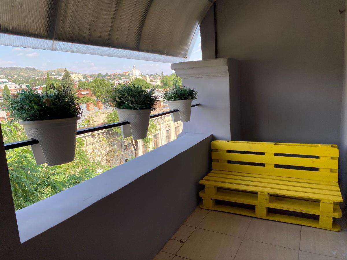 Red Door Apartment Tbilisi Bagian luar foto