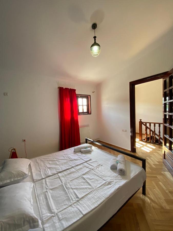 Red Door Apartment Tbilisi Bagian luar foto