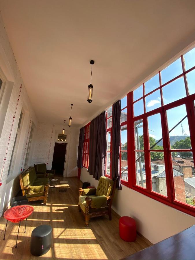 Red Door Apartment Tbilisi Bagian luar foto