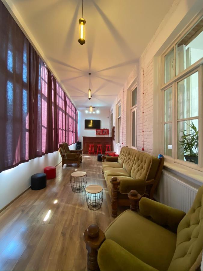 Red Door Apartment Tbilisi Bagian luar foto