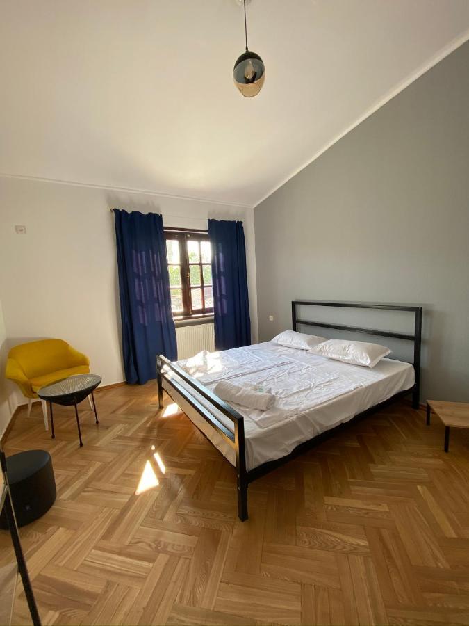 Red Door Apartment Tbilisi Bagian luar foto