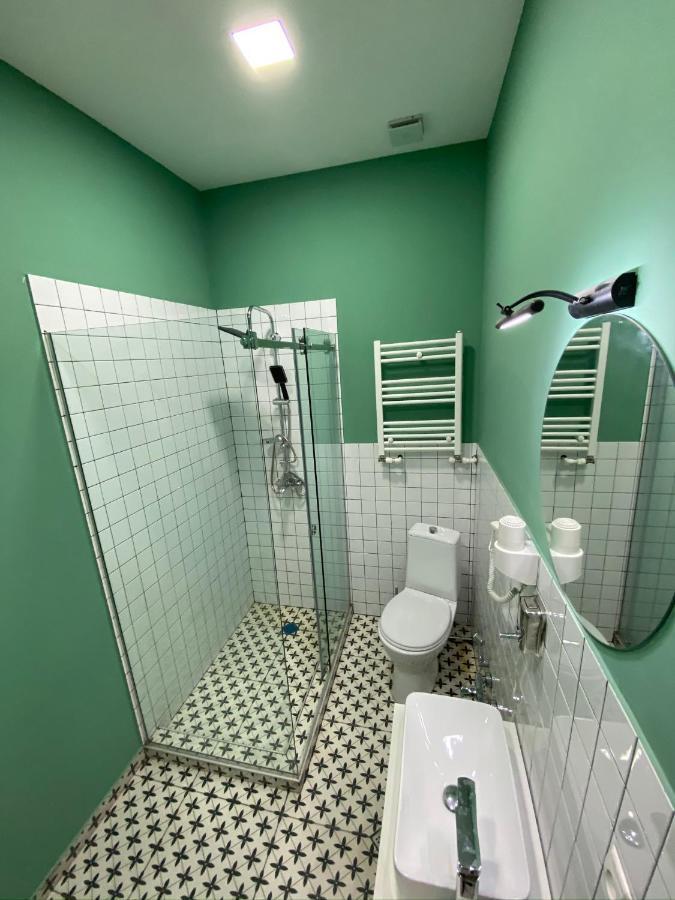 Red Door Apartment Tbilisi Bagian luar foto