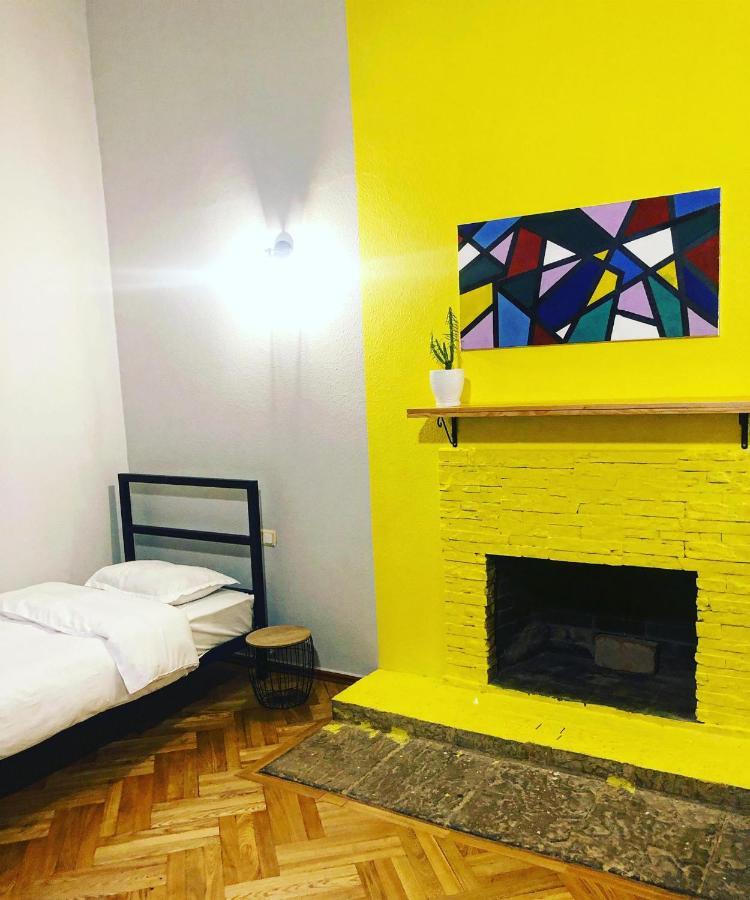 Red Door Apartment Tbilisi Bagian luar foto