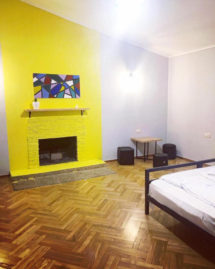 Red Door Apartment Tbilisi Bagian luar foto