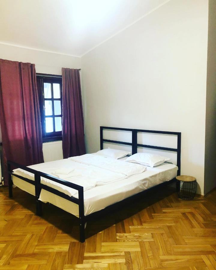 Red Door Apartment Tbilisi Bagian luar foto